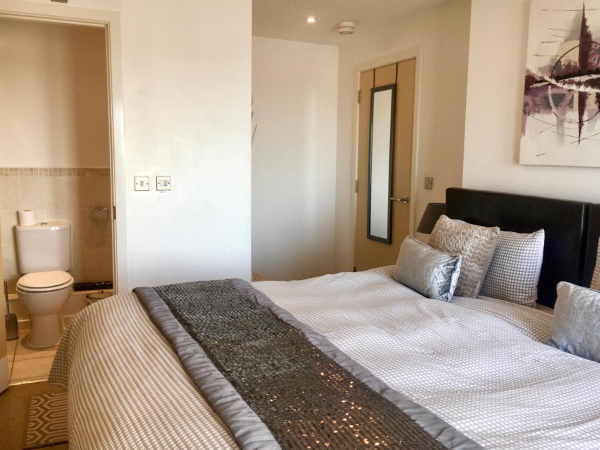 Sail View Apartment Суонзи Екстериор снимка