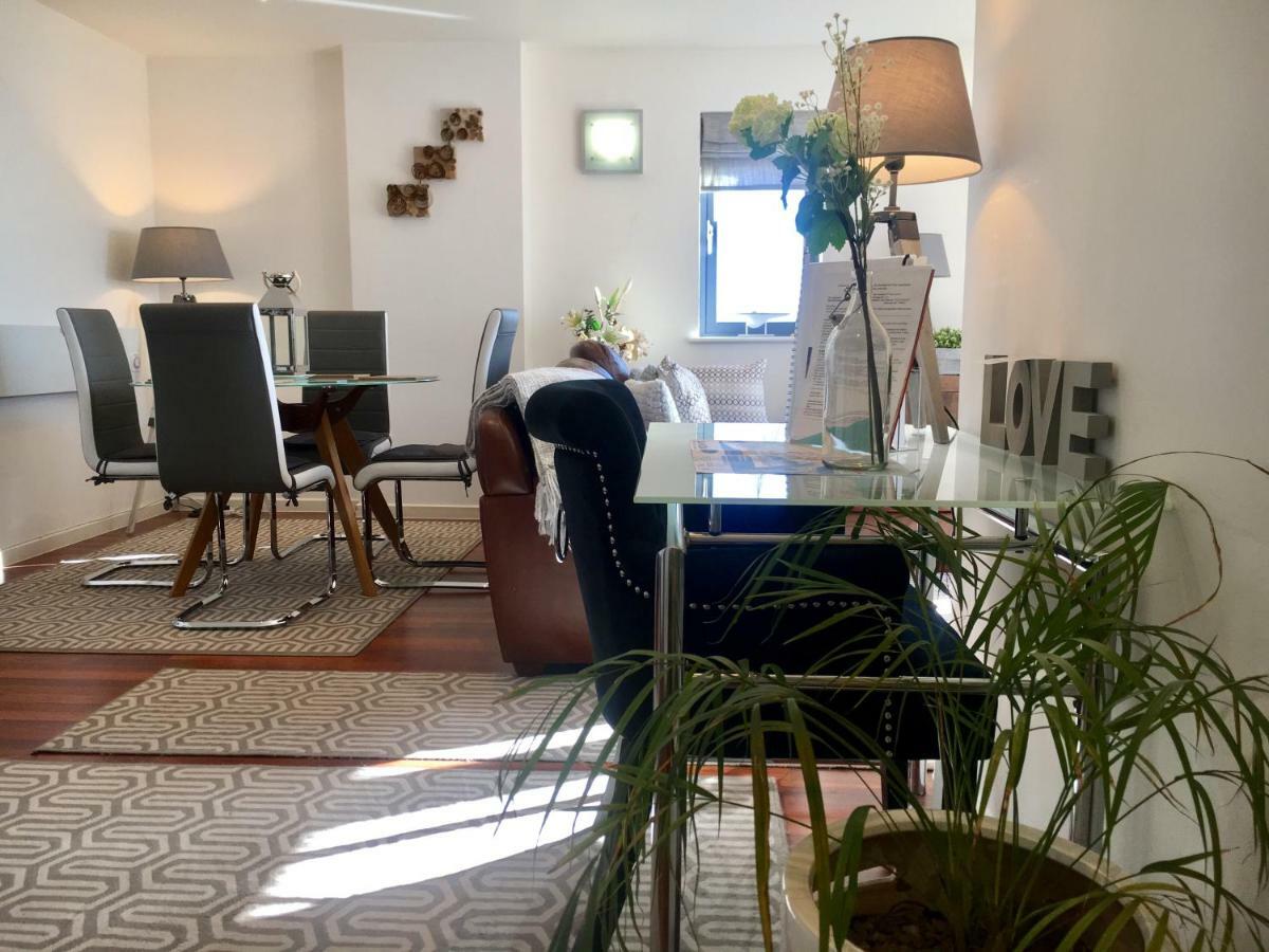Sail View Apartment Суонзи Екстериор снимка
