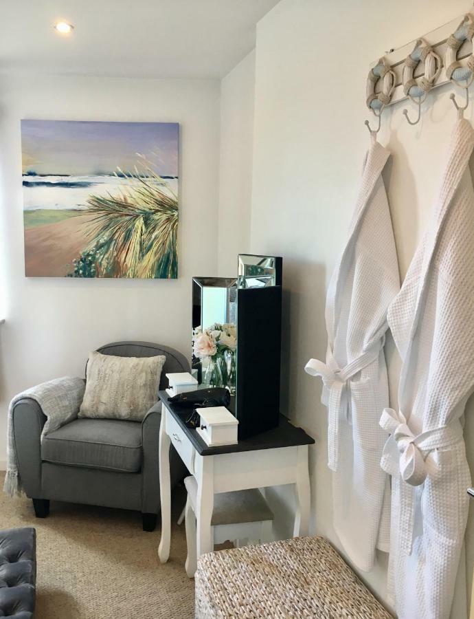 Sail View Apartment Суонзи Екстериор снимка